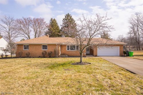 5301 Mardale Ave, Bedford Heights, OH, 44146-1527 | Card Image