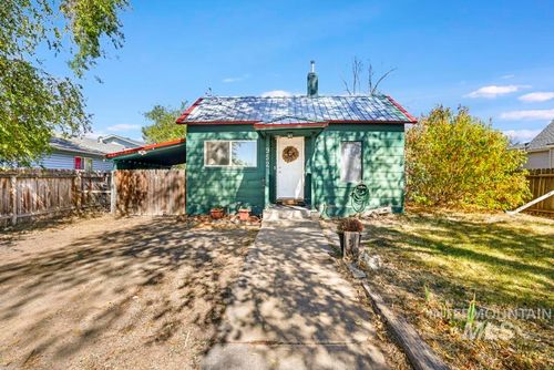 952 2nd Ave W, Twin Falls, ID, 83301-5401 | Card Image