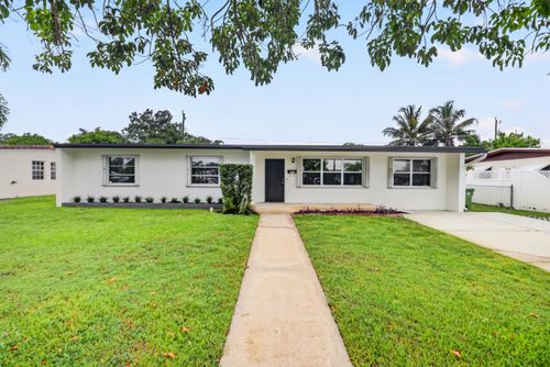 129 Greenbrier Dr, Palm Springs, FL, 33461-2029 | Card Image