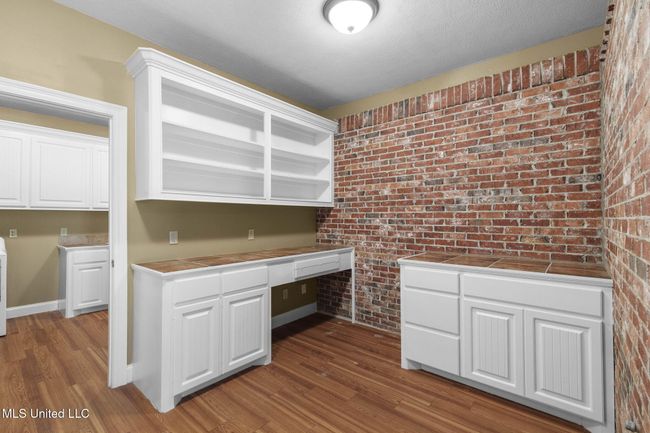 71-web-or-mls-211 Lake Terrace-44 | Image 48