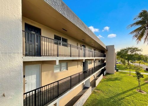 apt-303-7900 Colony Cir S, Tamarac, FL, 33321-3951 | Card Image