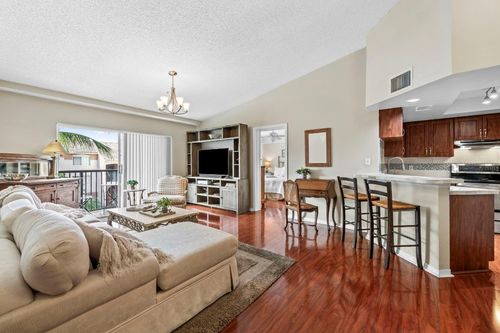 410-2005 Se 10th Ave, Fort Lauderdale, FL, 33316-4502 | Card Image