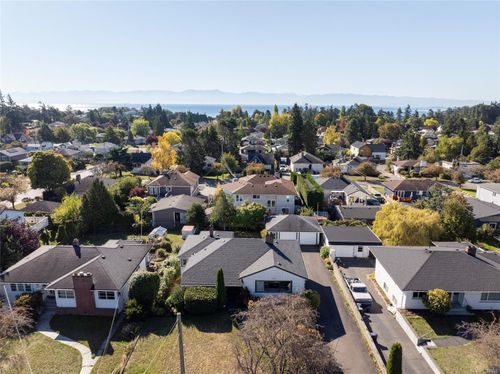 1131 Heald Ave, Esquimalt, BC, V9A5J7 | Card Image