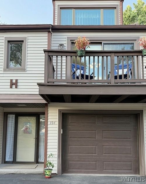 354 Old Meadow Dr, East Amherst, NY, 14051-1224 | Card Image