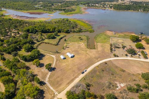 180 Comanche Trl, Nocona, TX, 76255-9332 | Card Image