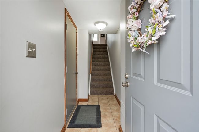 310 Redrome Cir W, Townhouse with 2 bedrooms, 2 bathrooms and 3 parking in Bridgeville PA | Image 9