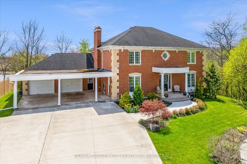 1387 Chippawa Creek Rd, Port Robinson, ON, L0S1K0 | Card Image