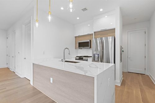 308-6025 Kennedy Blvd, West New York, NJ, 07093-3850 | Card Image