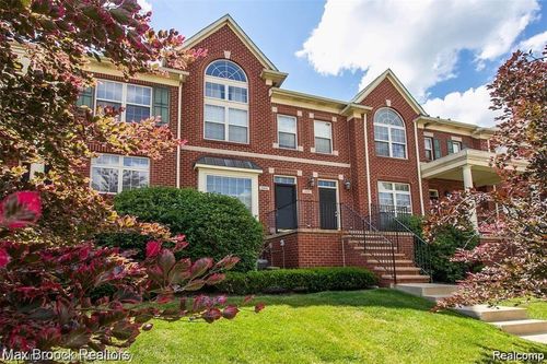 1404 Raliegh Pl, Troy, MI, 48084-7055 | Card Image