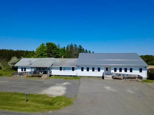 559 Sweden St, Caribou, ME, 04736-3427 | Card Image