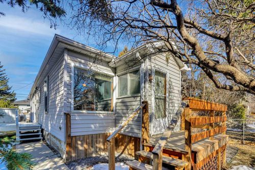 231 11a St Ne, Calgary, AB, T2E4N9 | Card Image