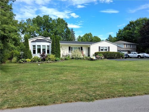 4049 River Rd, Youngstown, NY, 14174-9739 | Card Image