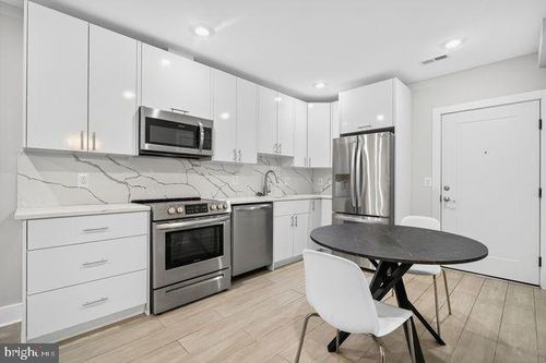 b2-1638 K St Ne, WASHINGTON, DC, 20002-7610 | Card Image