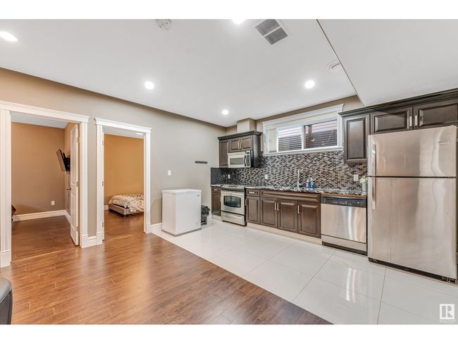 16756 60 St Nw, House other with 5 bedrooms, 4 bathrooms and null parking in Edmonton AB | Image 55