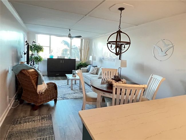 Birght & open floor plan | Image 6