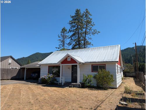 47564 School St, Oakridge, OR, 97463-9564 | Card Image