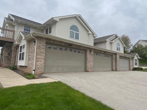 9275 S 51st Street, Franklin, WI, 53132 | Card Image