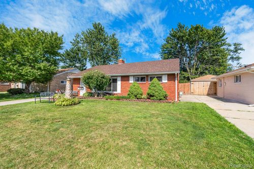 26360 Compson St, Roseville, MI, 48066-7101 | Card Image