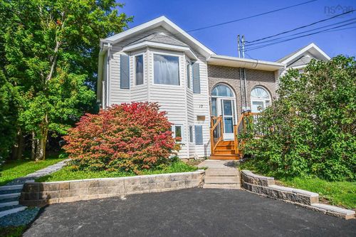 17 Fury Drive, House with 3 bedrooms, 2 bathrooms and null parking in Dartmouth NS | Card Image