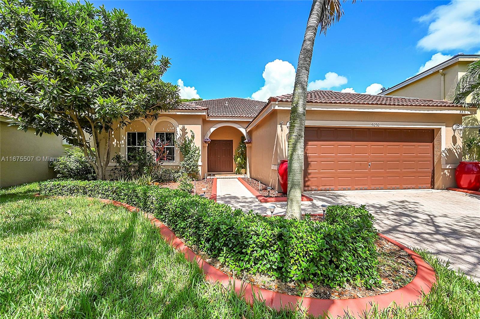 Palmetto Trl, Weston, FL 33331
