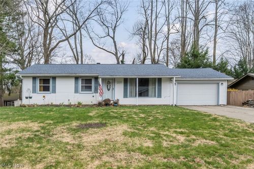 237 Spriggel Dr, Munroe Falls, OH, 44262-1542 | Card Image