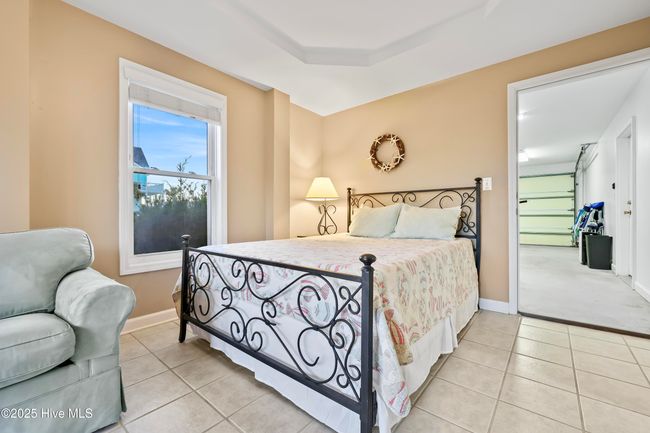 B - 537 Third Ave S, Condo with 4 bedrooms, 5 bathrooms and 1 parking in Kure Beach NC | Image 9