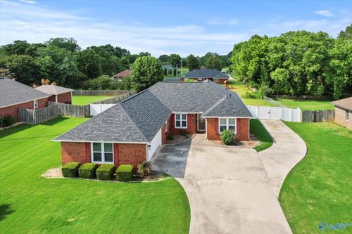 107 Calstock Ct Nw, Huntsville, AL, 35810-6212 | Card Image