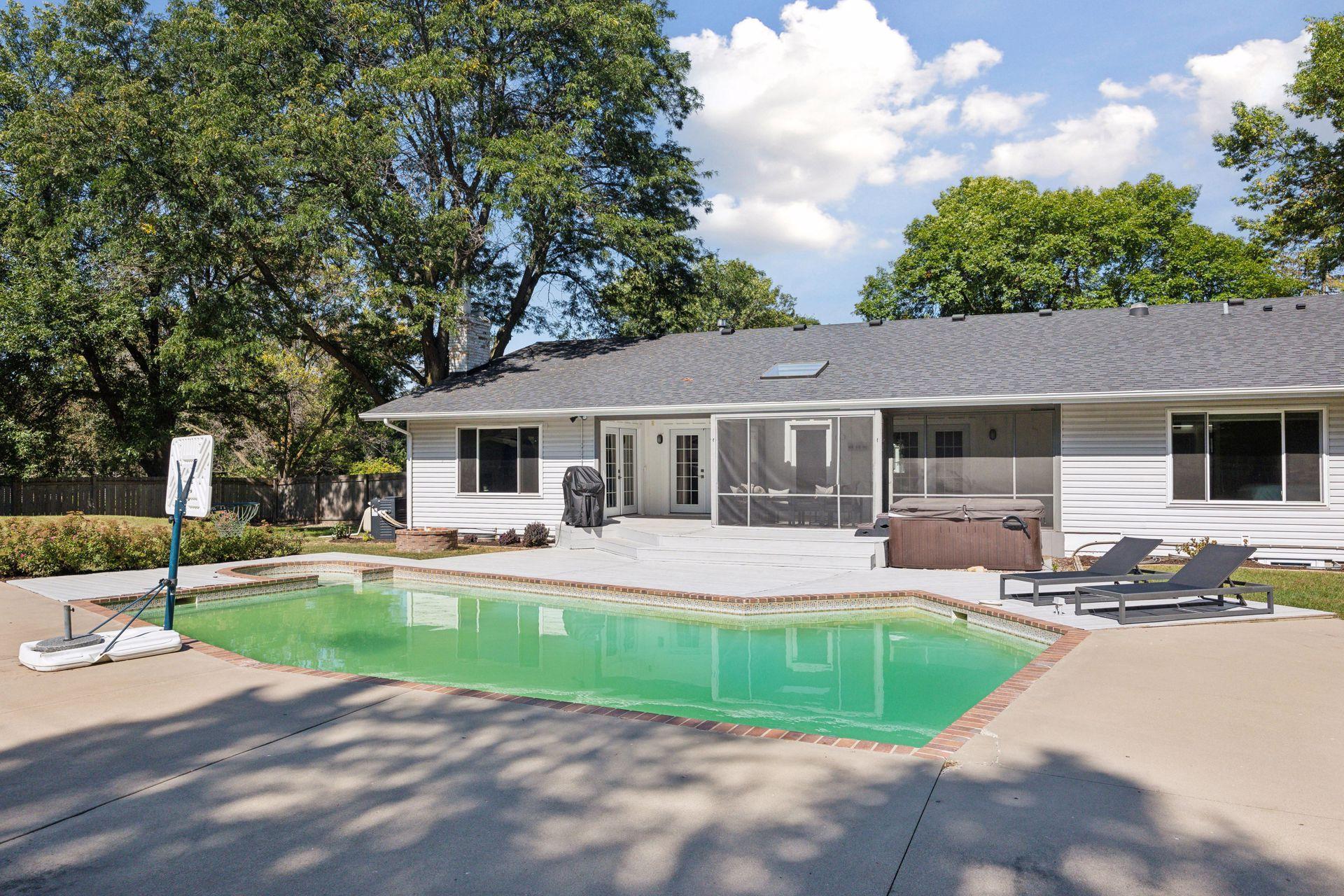 Holly Ln, Minneapolis, MN 55447