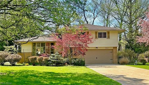 1040 Rose Blvd, Highland Heights, OH, 44143-3232 | Card Image