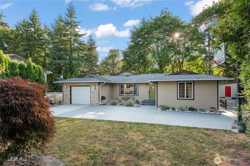 19617 138th Ave Se, Renton, WA, 98058-7743 | Card Image