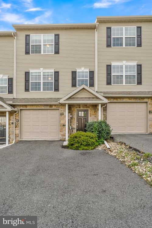 707 Gregs Dr, Harrisburg, PA, 17111-5555 | Card Image