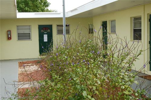 307 Golf Villas Ct, Lake Placid, FL, 33852-6609 | Card Image