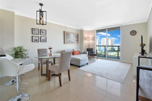 2308-1800 N Bayshore Dr, Miami, FL, 33132-3251 | Card Image