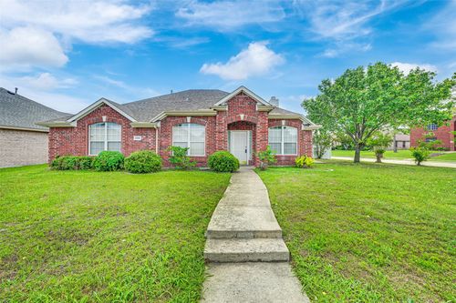 2068 Pecan Creek Dr, Mesquite, TX, 75181-2946 | Card Image