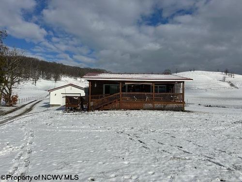 10 N Field Dr, Moatsville, WV, 26405-8246 | Card Image