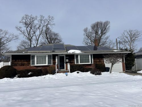 119 Jefferson St, East Islip, NY, 11730-1831 | Card Image