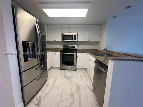 406-19501 W Country Club Dr, Aventura, FL, 33180-2472 | Card Image