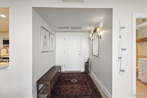 apt-15c-200 S Brentwood Blvd, Clayton, MO, 63105-1618 | Card Image