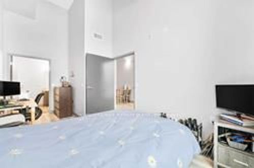 g111-275 Larch St, Waterloo, ON, N2L3R2 | Card Image