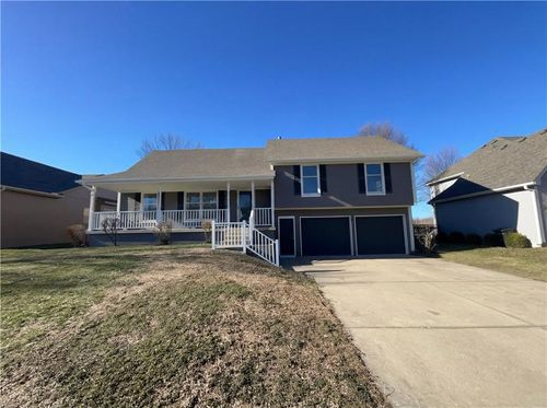 1120 Crossing Drive, Lees Summit, MO, 64081 | Card Image