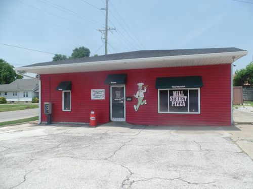 160 W Mill St, Bloomfield, IN, 47424-1533 | Card Image