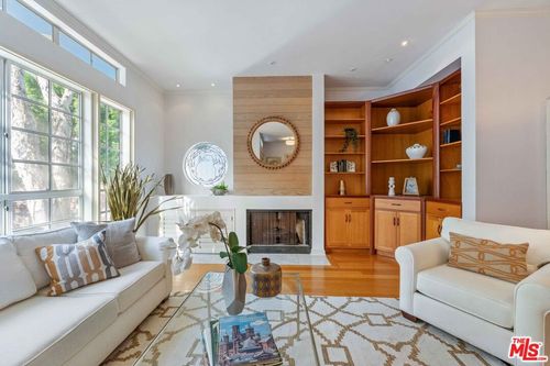 134 Roma Ct, Marina del Rey, CA, 90292-5967 | Card Image