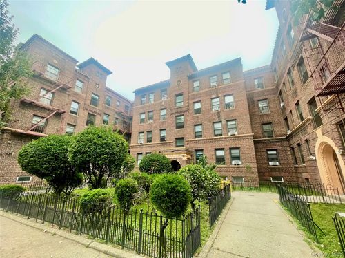 apt-a1-6264 Saunders St, Rego Park, NY, 11374-1504 | Card Image