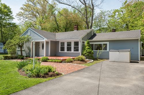 10 Bailey Rd, Cohasset, MA, 02025-1604 | Card Image
