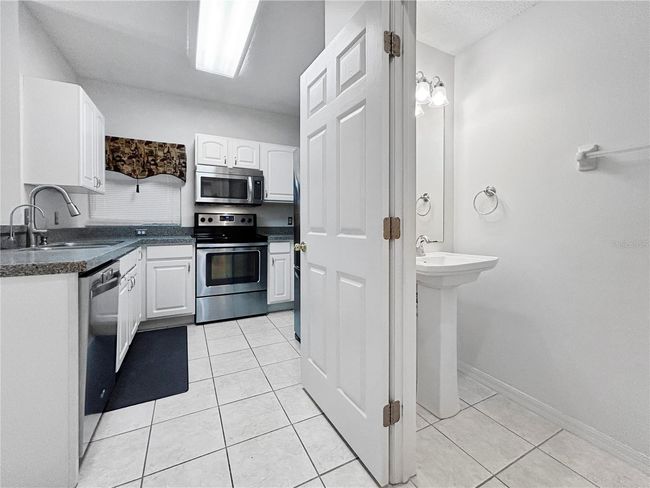 30132 Wellesley Way, Townhouse with 2 bedrooms, 3 bathrooms and null parking in WESLEY CHAPEL FL | Image 7