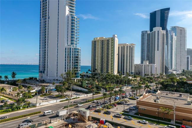 APT-1005 - 17555 Atlantic Blvd, Condo with 2 bedrooms, 2 bathrooms and null parking in Sunny Isles Beach FL | Image 25