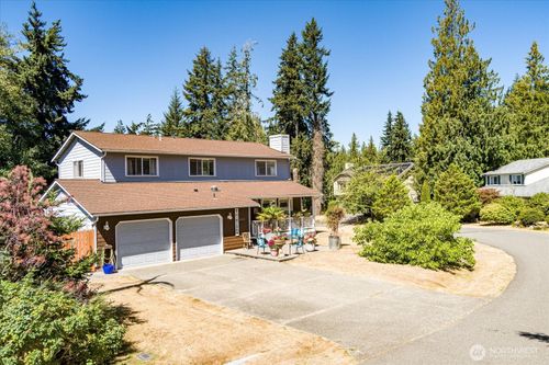 4324 Shadowood Dr, Clinton, WA, 98236-9541 | Card Image