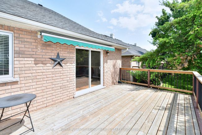 7 Village Cres, Condo with 3 bedrooms, 3 bathrooms and 1 parking in Peterborough ON | Image 27