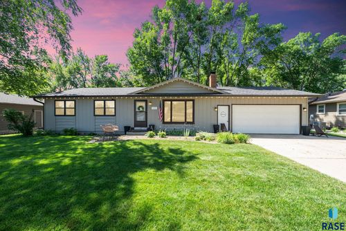 5409 W 49th St, Sioux Falls, SD, 57106-1802 | Card Image