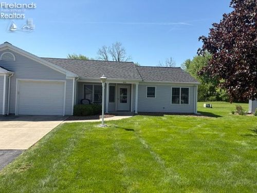 894 Meadow Ln, Fremont, OH, 43420-1463 | Card Image
